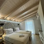 Villa Iris Complex