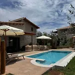 Villa Iris Complex Frínion