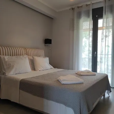 Iris Complex Vilă *