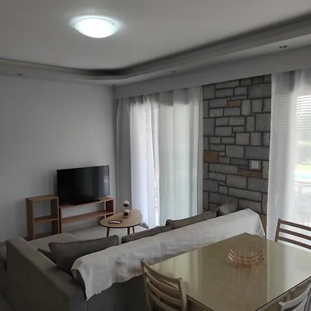 Villa Iris Complex