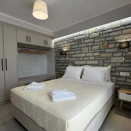 Iris Complex Vilă *