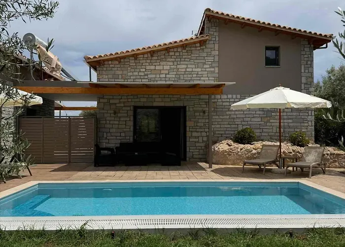 Iris Complex Villa *