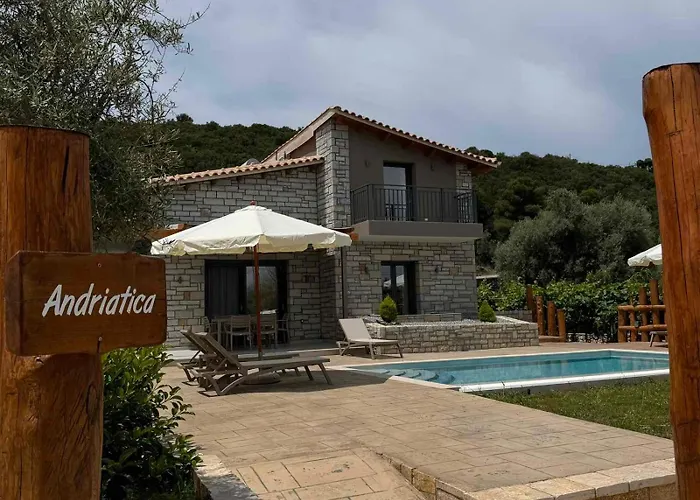 Iris Complex Villa *