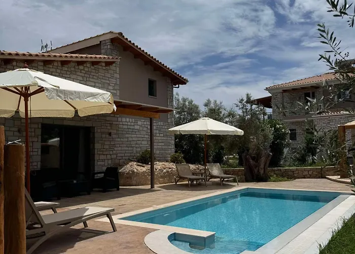 Villa Iris Complex Frínion