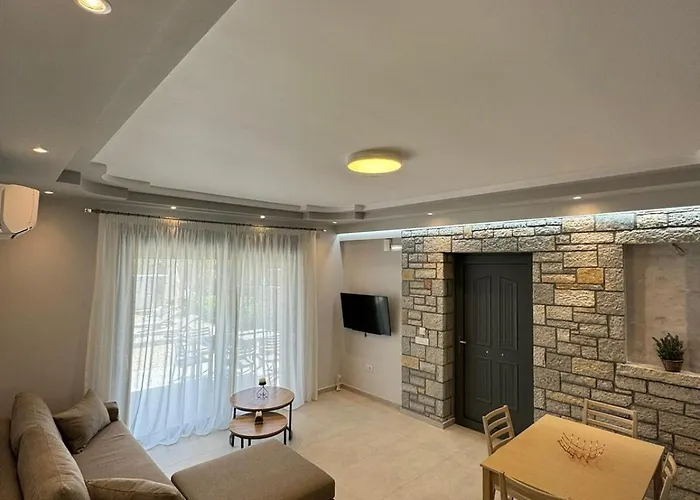 Iris Complex Villa Frínion