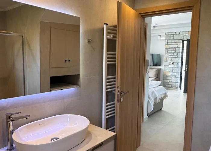 Iris Complex Villa *