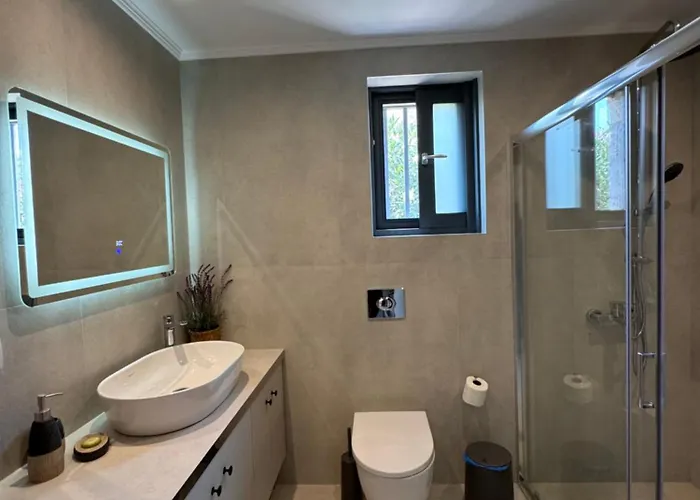 Iris Complex Villa Frínion